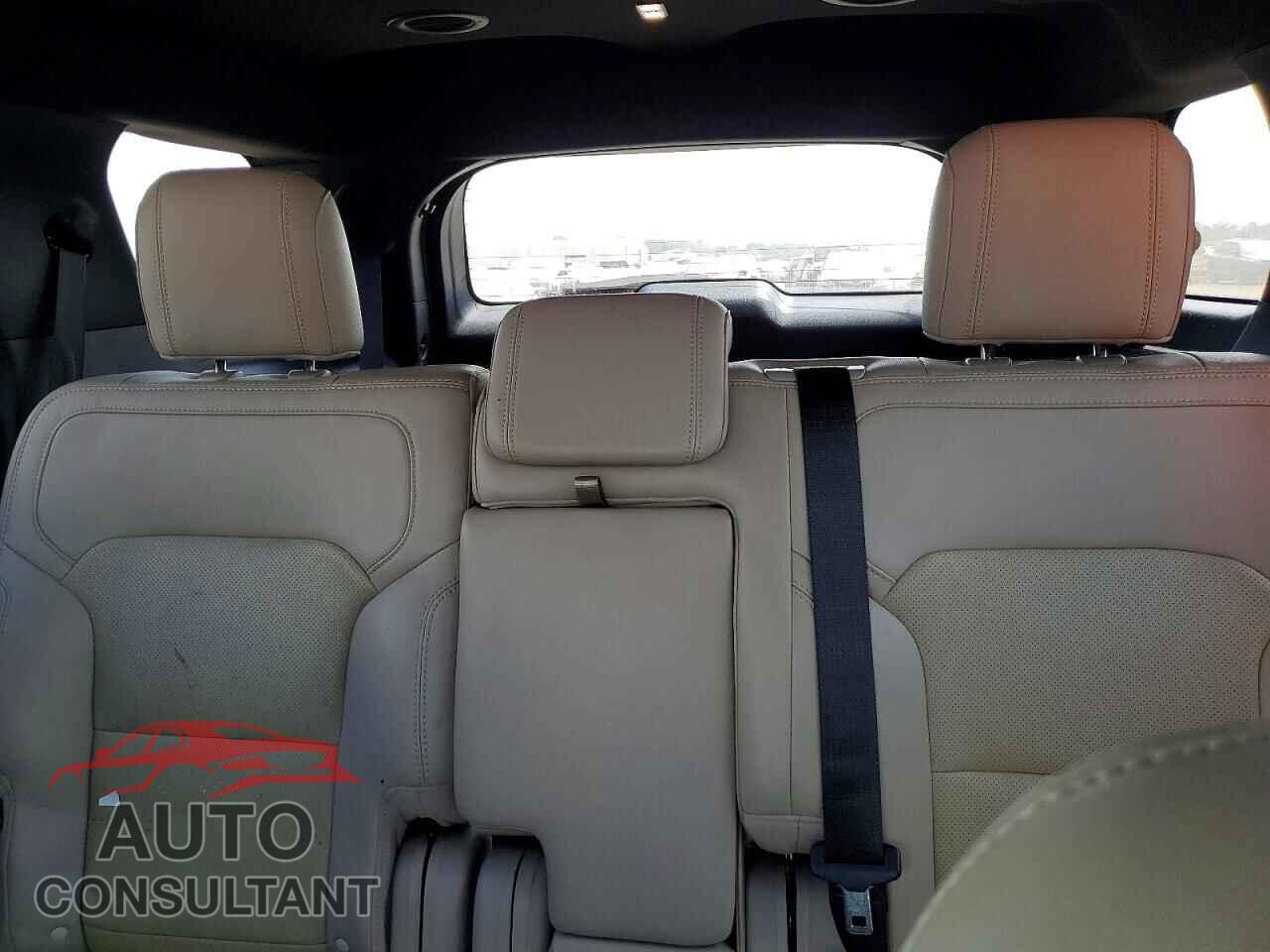 FORD EXPLORER 2018 - 1FM5K7F85JGB08270