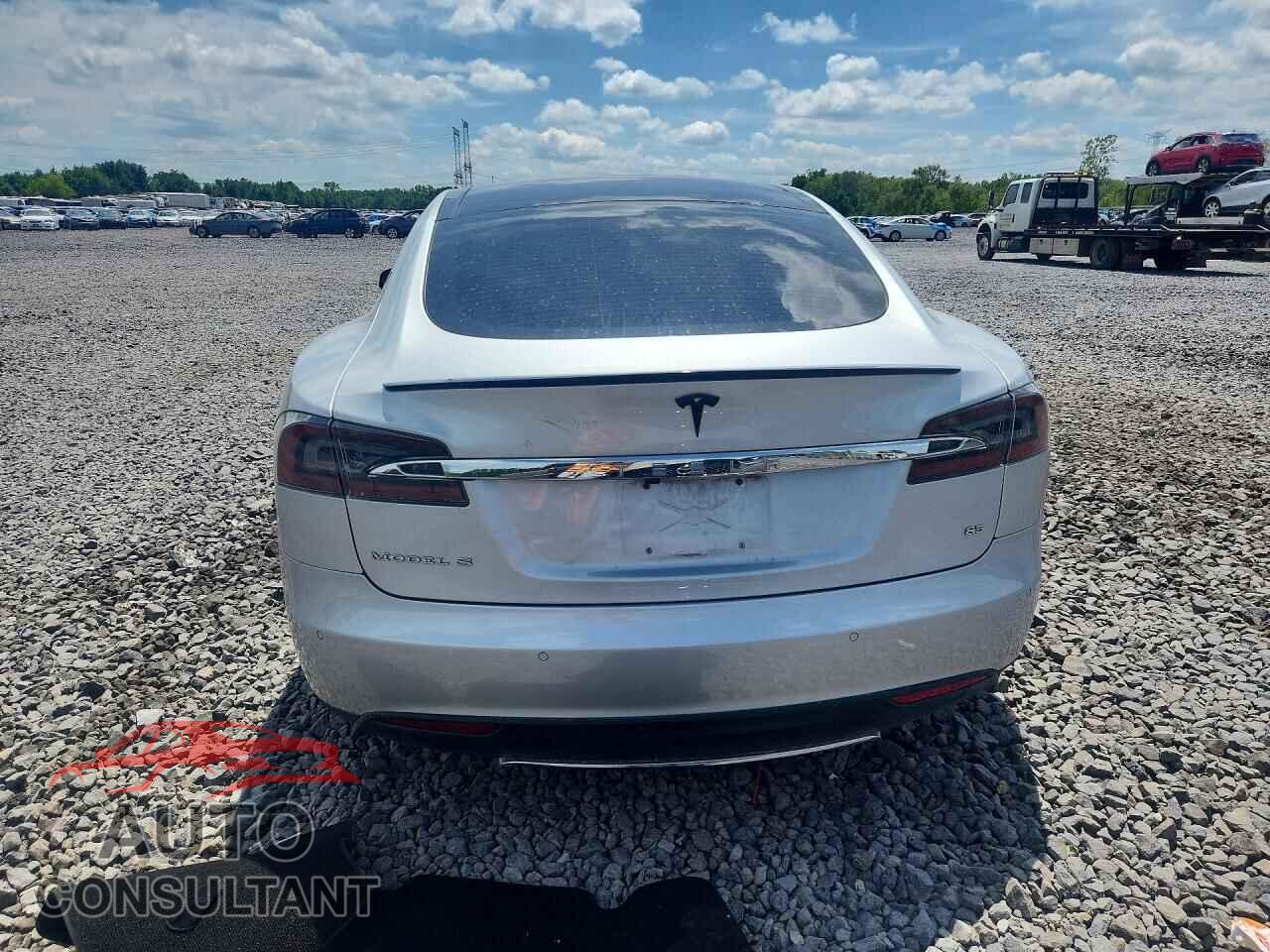 TESLA MODEL S 2014 - 5YJSA1H17EFP49928
