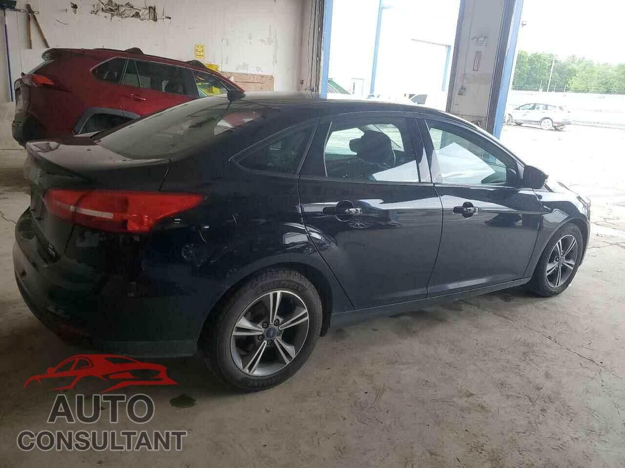FORD FOCUS 2018 - 1FADP3FE5JL228471