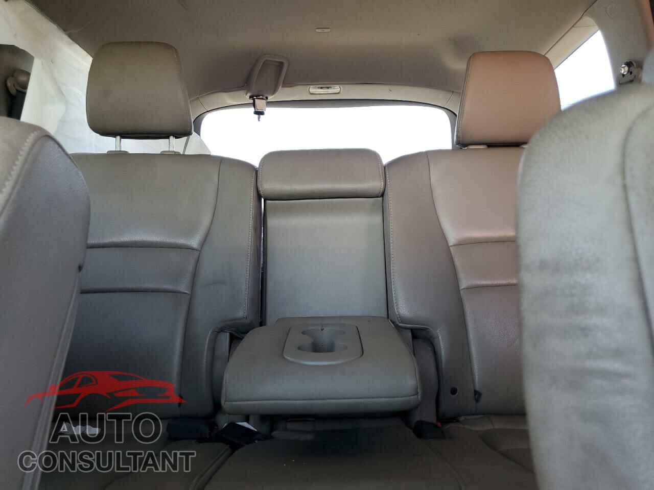 HONDA PILOT 2016 - 5FNYF6H99GB084354