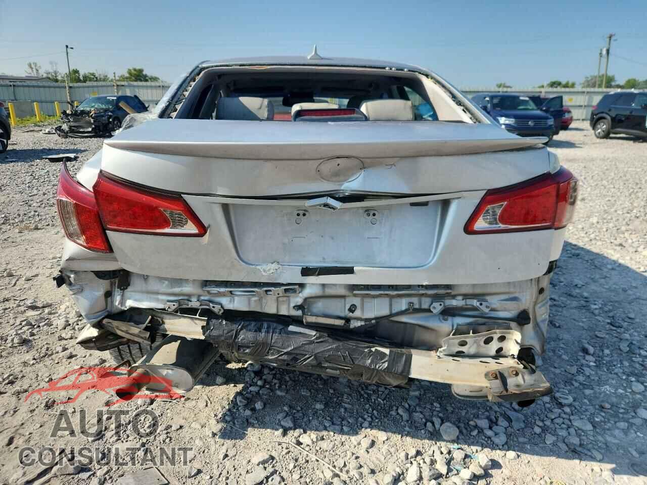 LEXUS IS 2011 - JTHBF5C23B5129131
