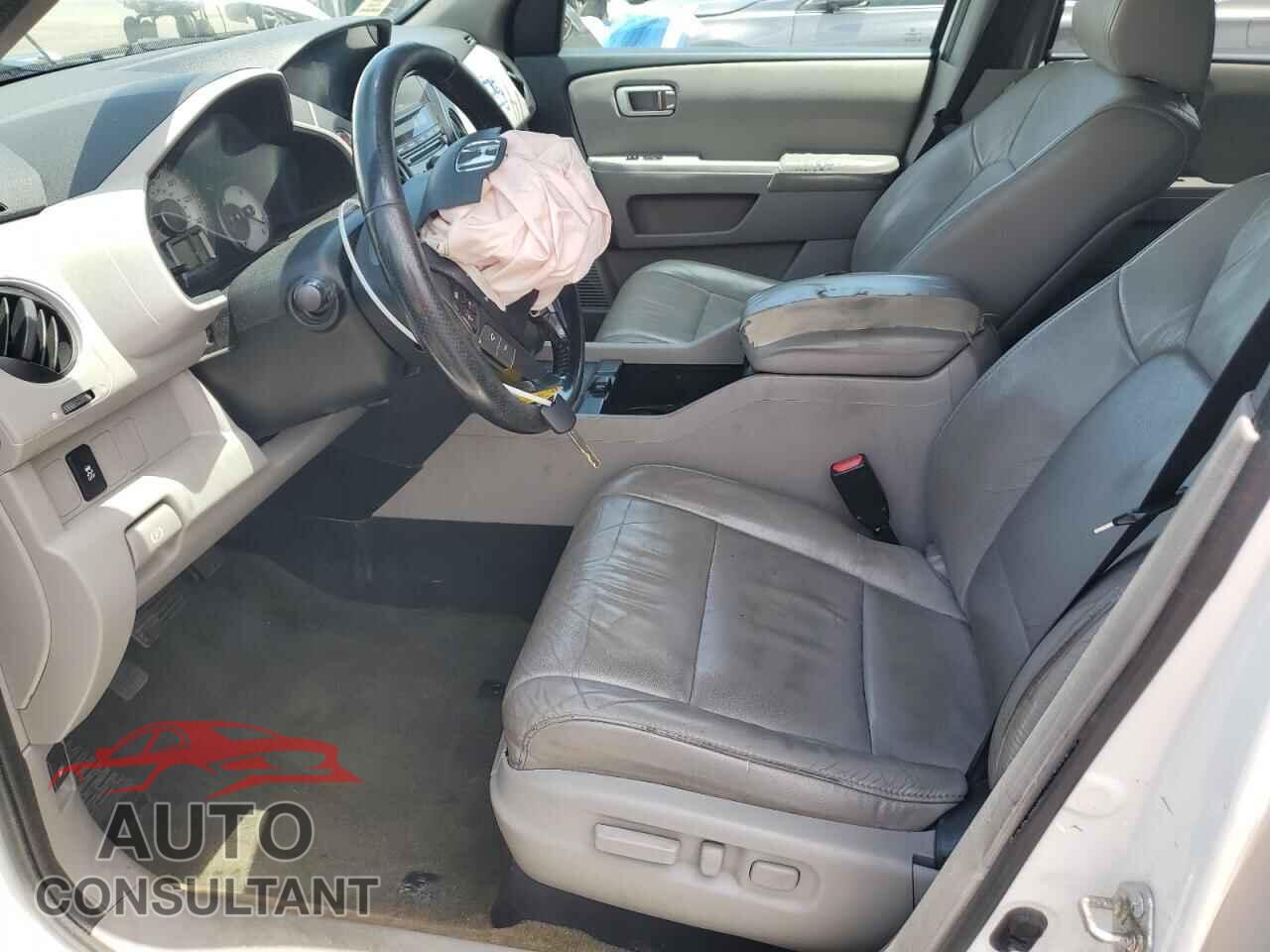 HONDA PILOT 2015 - 5FNYF4H52FB007485