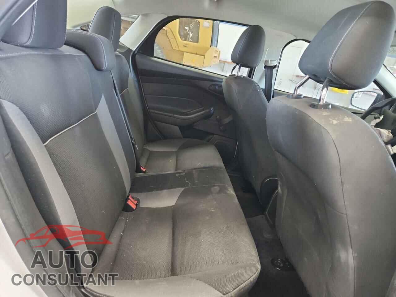 FORD FOCUS 2014 - 1FADP3E22EL391978