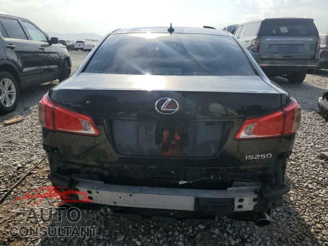 LEXUS IS 2011 - JTHCF5C29B5050924