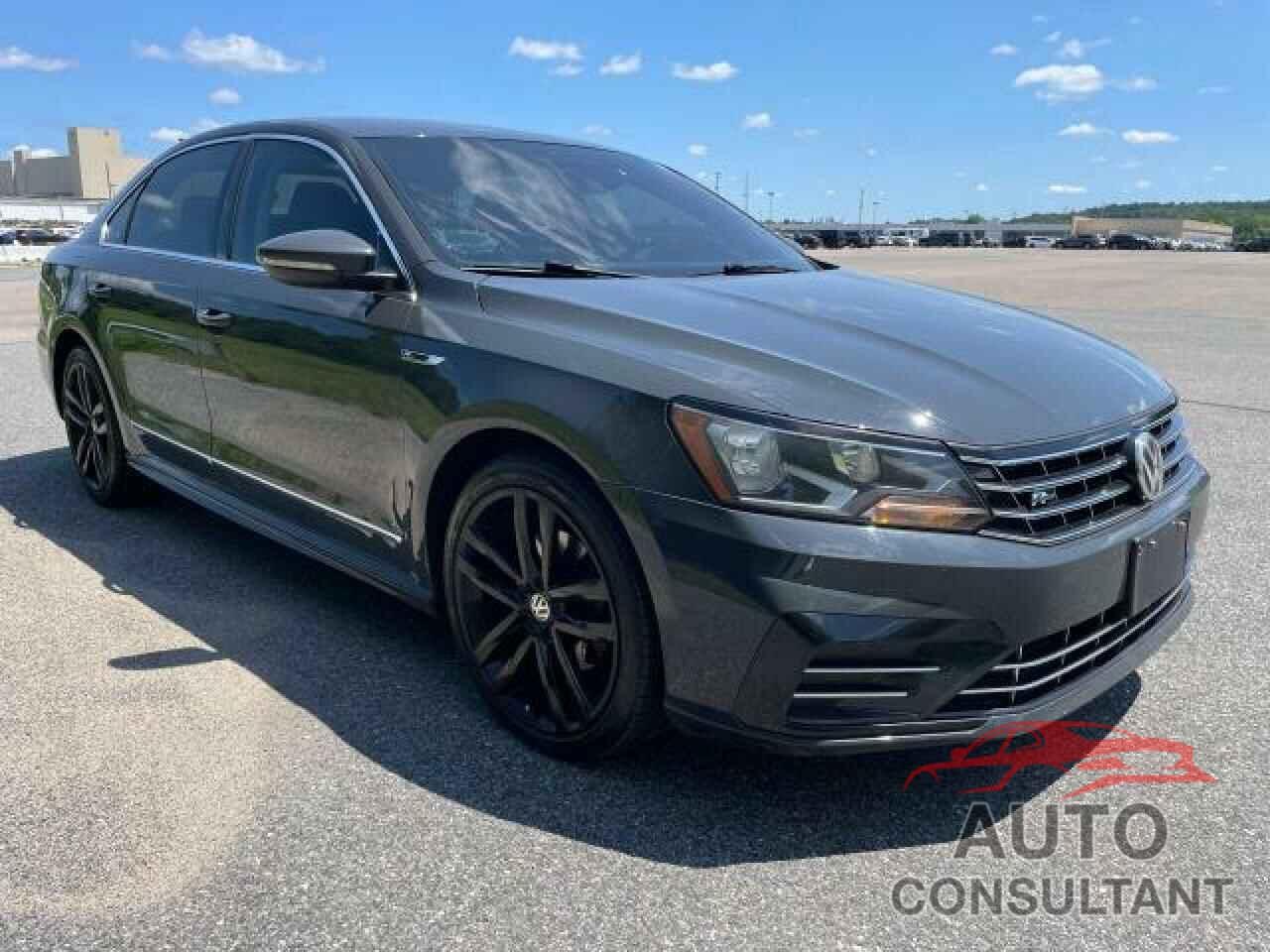 VOLKSWAGEN PASSAT 2017 - 1VWDT7A32HC064879