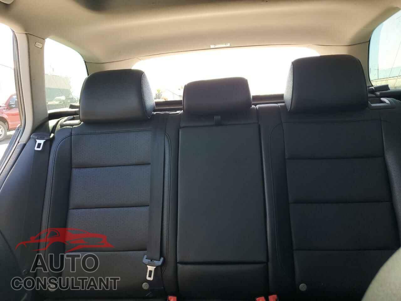 VOLKSWAGEN JETTA 2013 - 3VWPL7AJ6DM689290