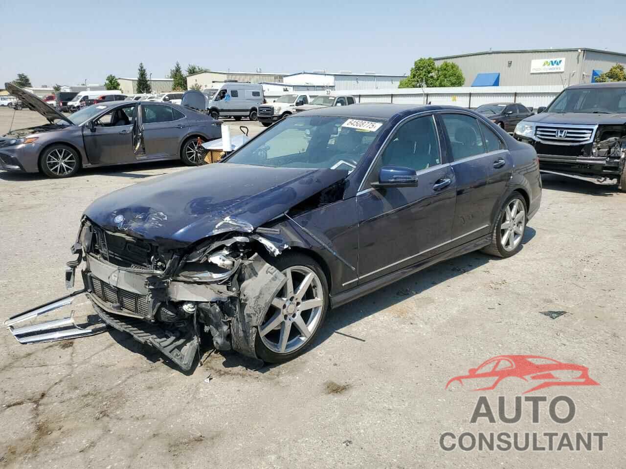 MERCEDES-BENZ C-CLASS 2013 - WDDGF4HB8DA751427