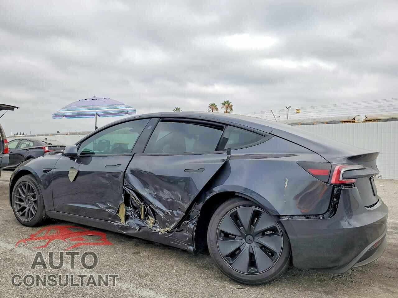 TESLA MODEL 3 2026 - 5YJ3E1EA5TF196402