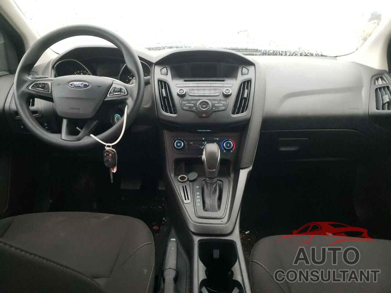 FORD FOCUS 2017 - 1FADP3E21HL336152