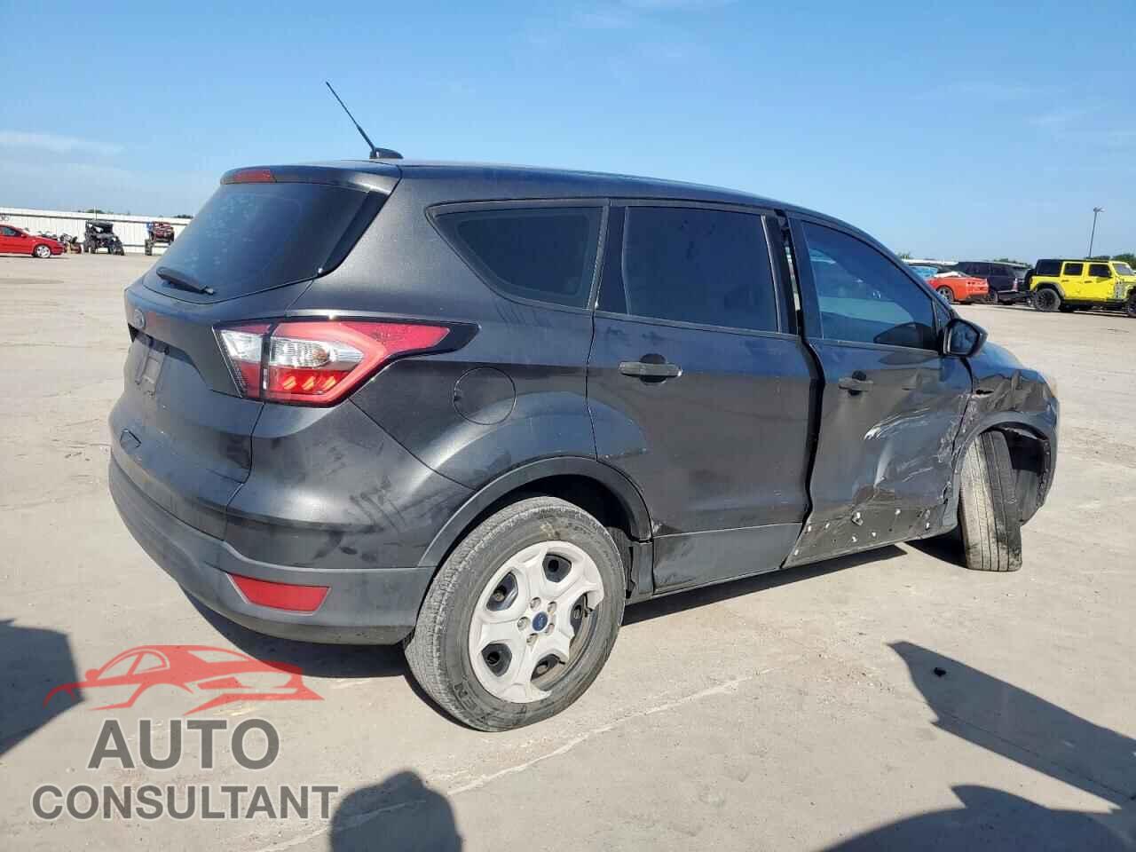 FORD ESCAPE 2017 - 1FMCU0F78HUE15489