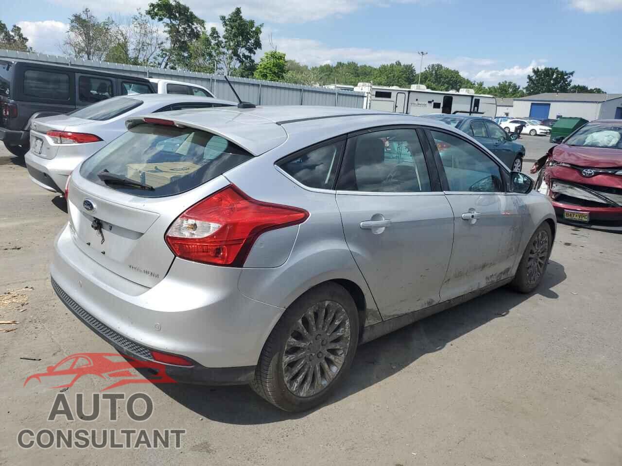FORD FOCUS 2012 - 1FAHP3N25CL318005
