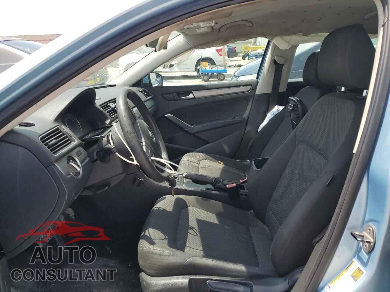 VOLKSWAGEN PASSAT 2013 - 1VWAH7A32DC045070