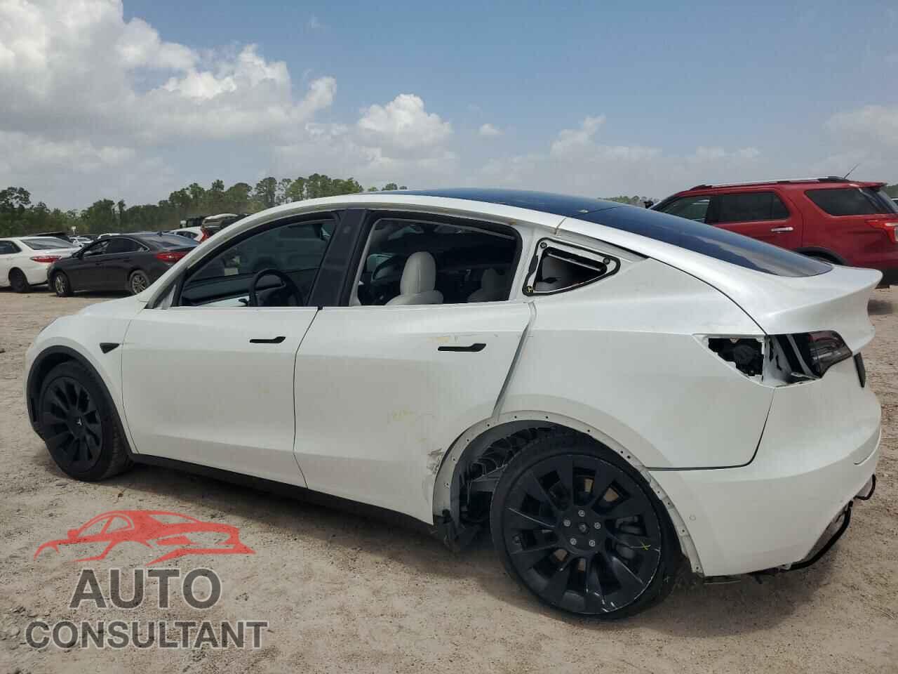 TESLA MODEL Y 2021 - 5YJYGAEE7MF179542