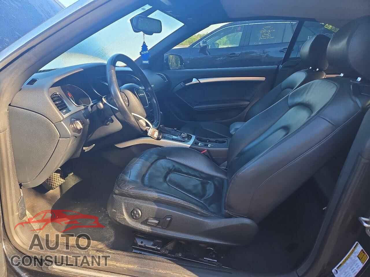 AUDI A5 2011 - WAULFAFH7BN008257