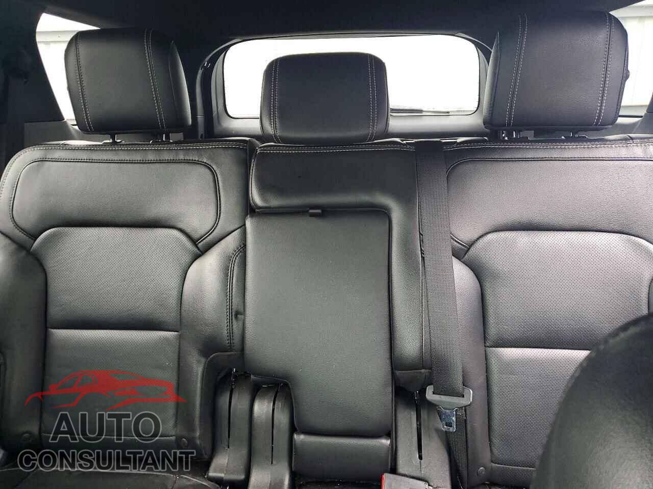 FORD EXPLORER 2017 - 1FM5K7F8XHGC33470