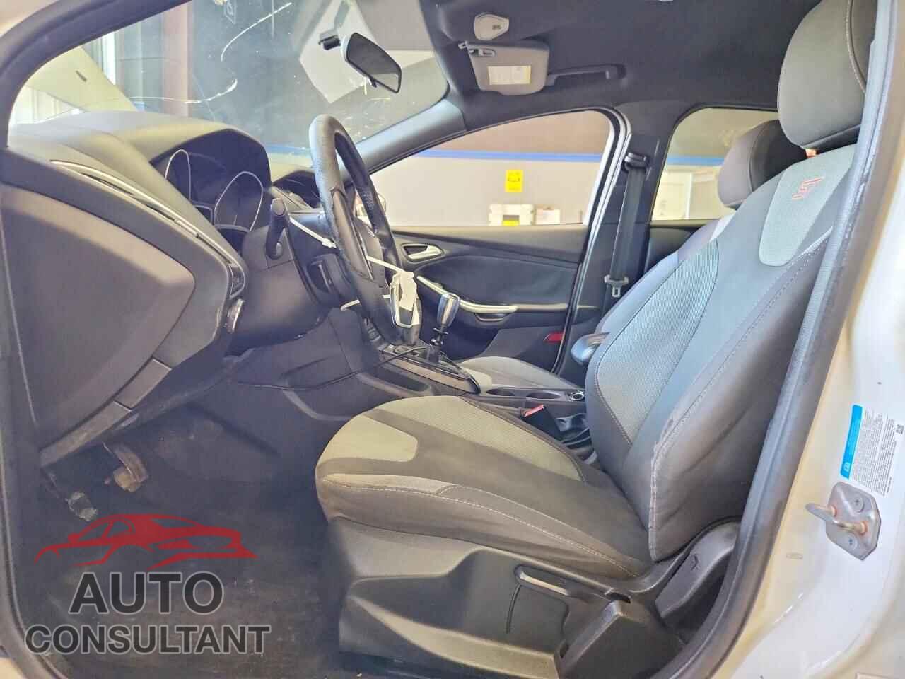 FORD FOCUS 2014 - 1FADP3L98EL212214