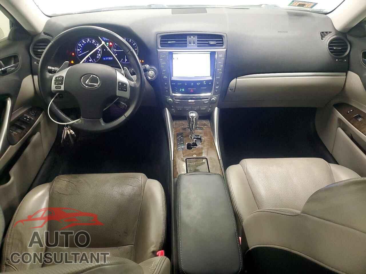 LEXUS IS 2011 - JTHBF5C23B5156670