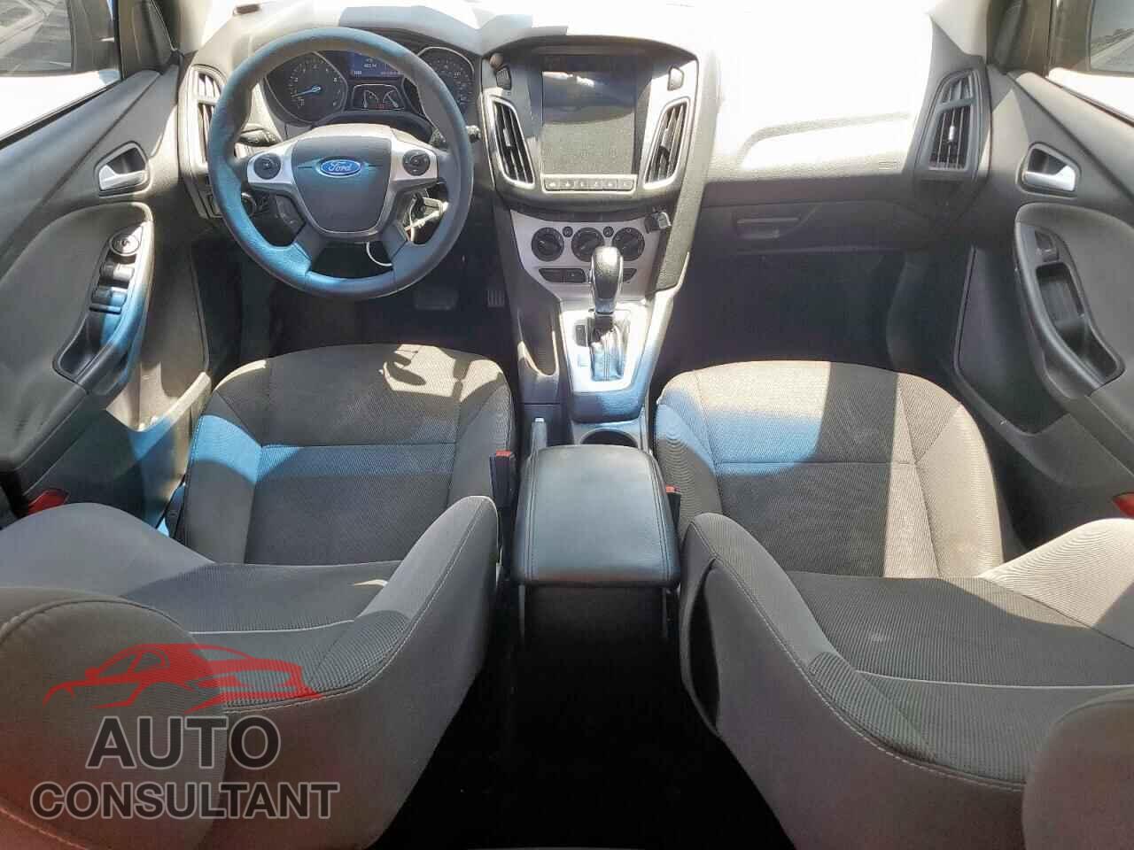 FORD FOCUS 2014 - 1FADP3K2XEL334142