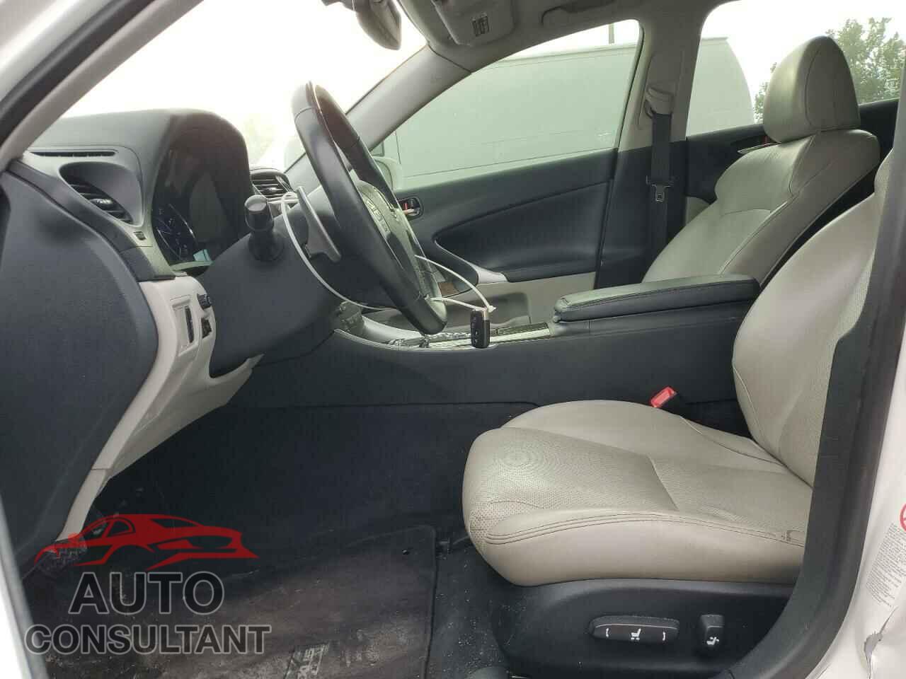 LEXUS IS 2012 - JTHBF5C27C5157385