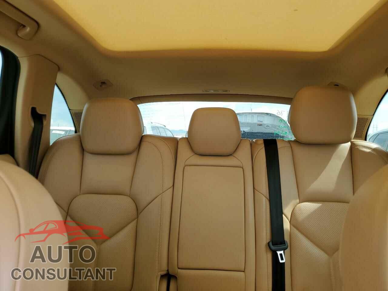 PORSCHE CAYENNE 2016 - WP1AA2A24GKA15028