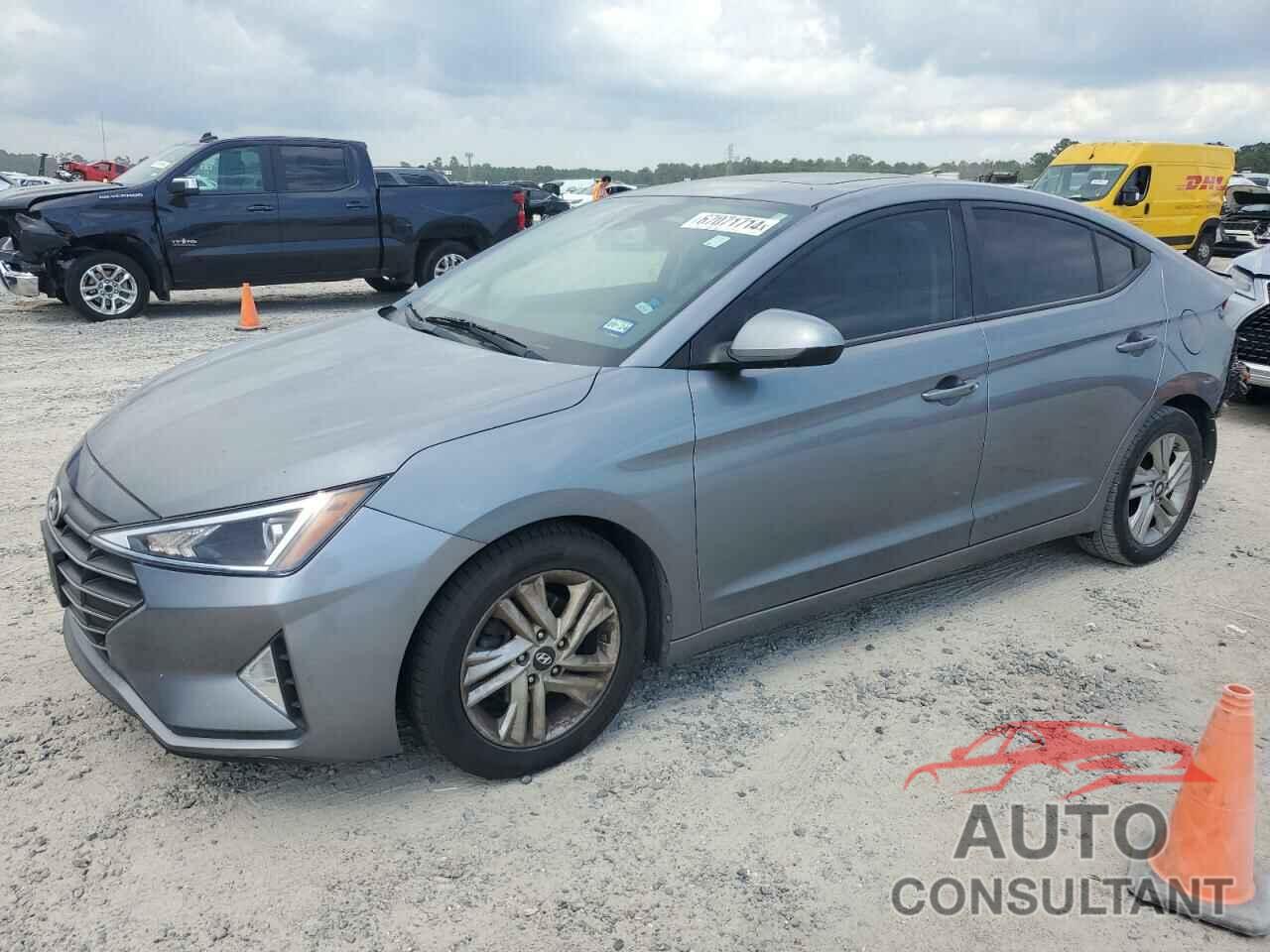 HYUNDAI ELANTRA 2019 - KMHD84LF1KU886404