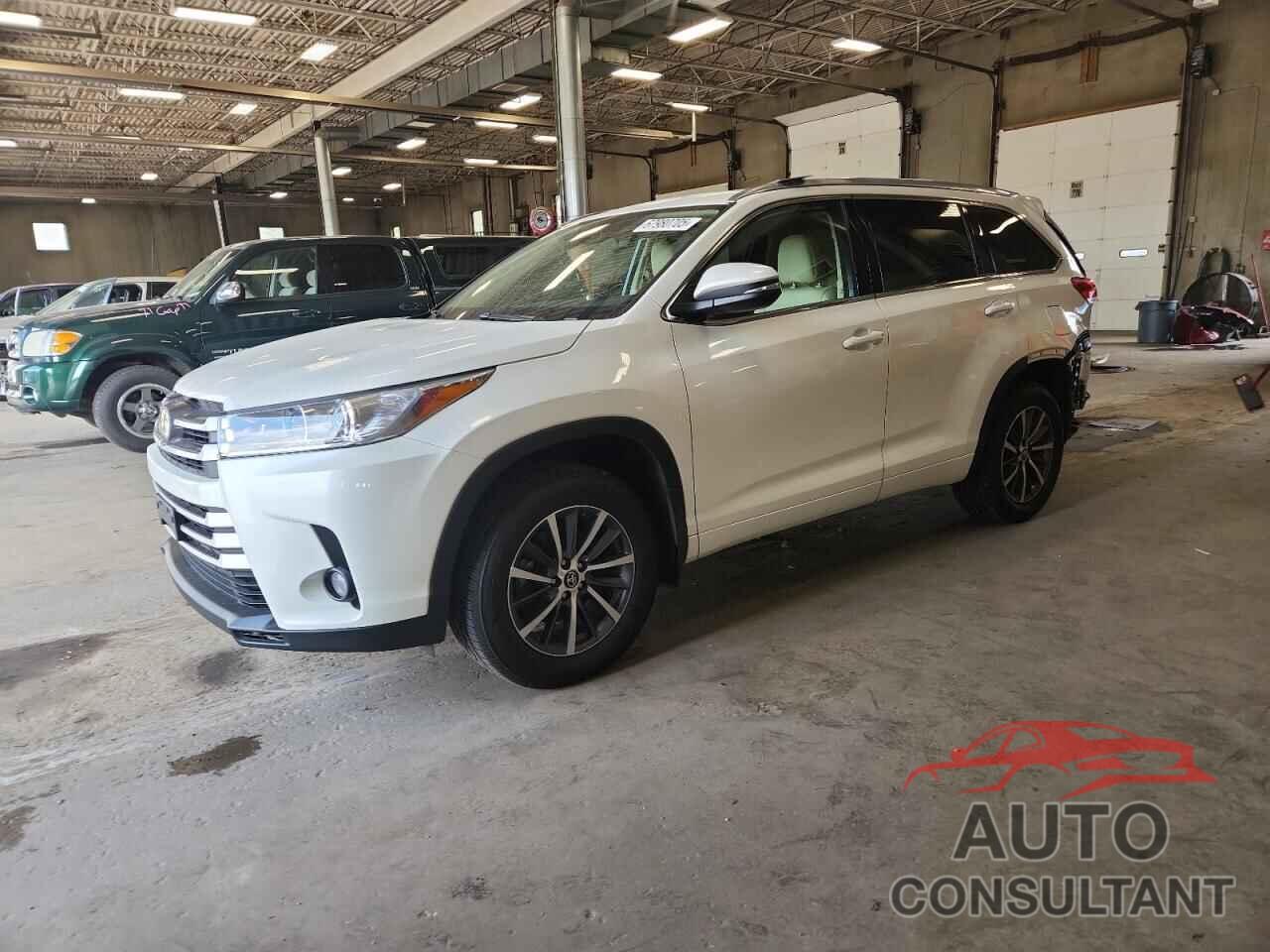 TOYOTA HIGHLANDER 2018 - 5TDJZRFH6JS877313