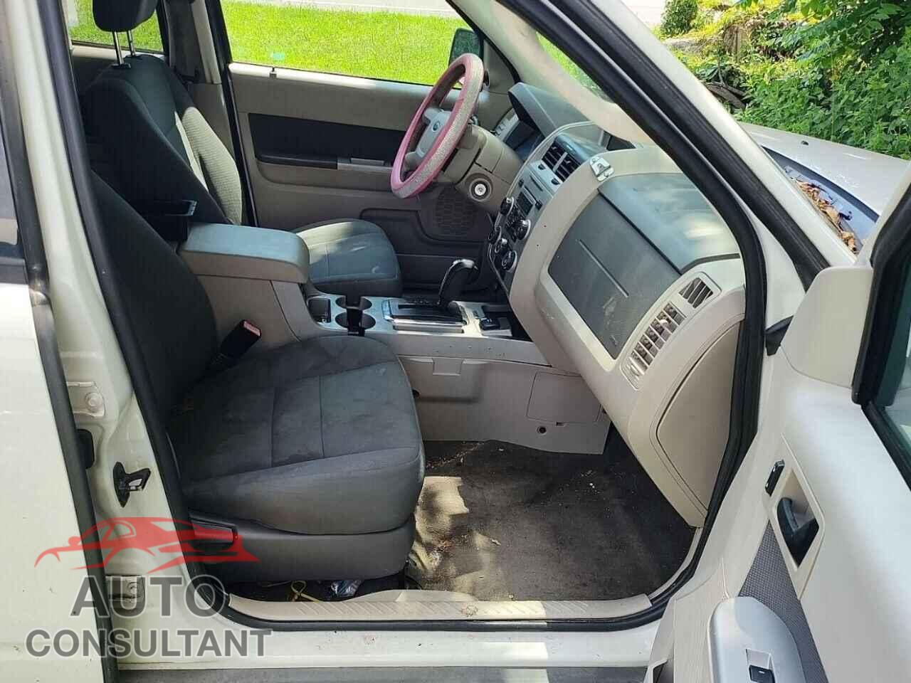 FORD ESCAPE 2009 - 1FMCU59399KC19192