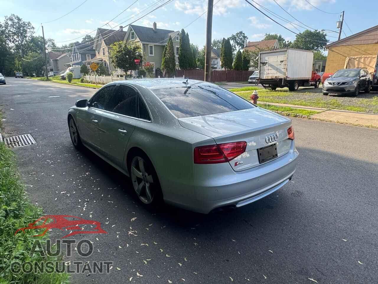 AUDI S8 2014 - WAUD2AFD1EN011933