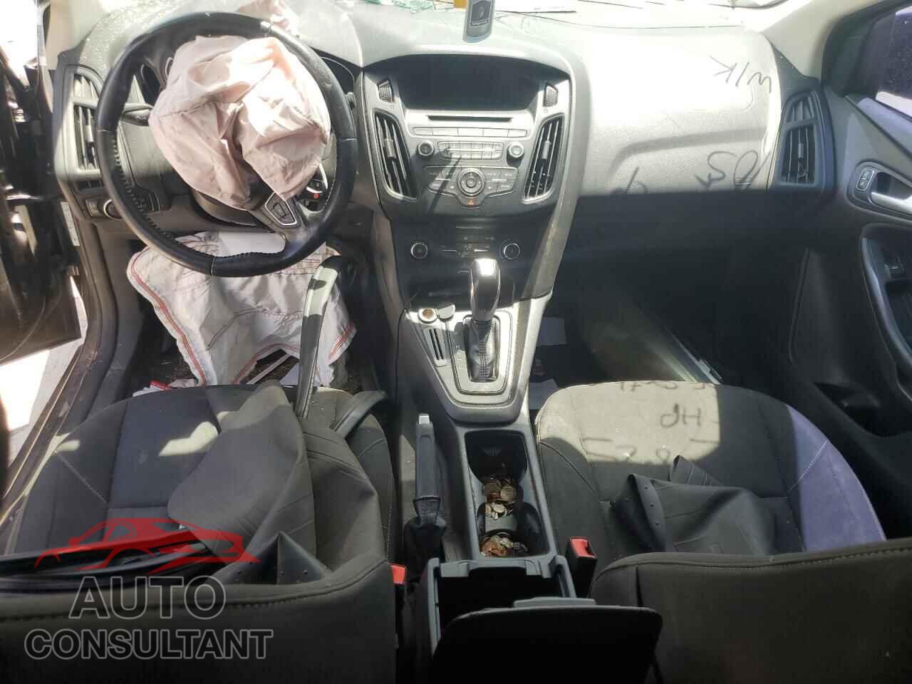 FORD FOCUS 2015 - 1FADP3F27FL215623