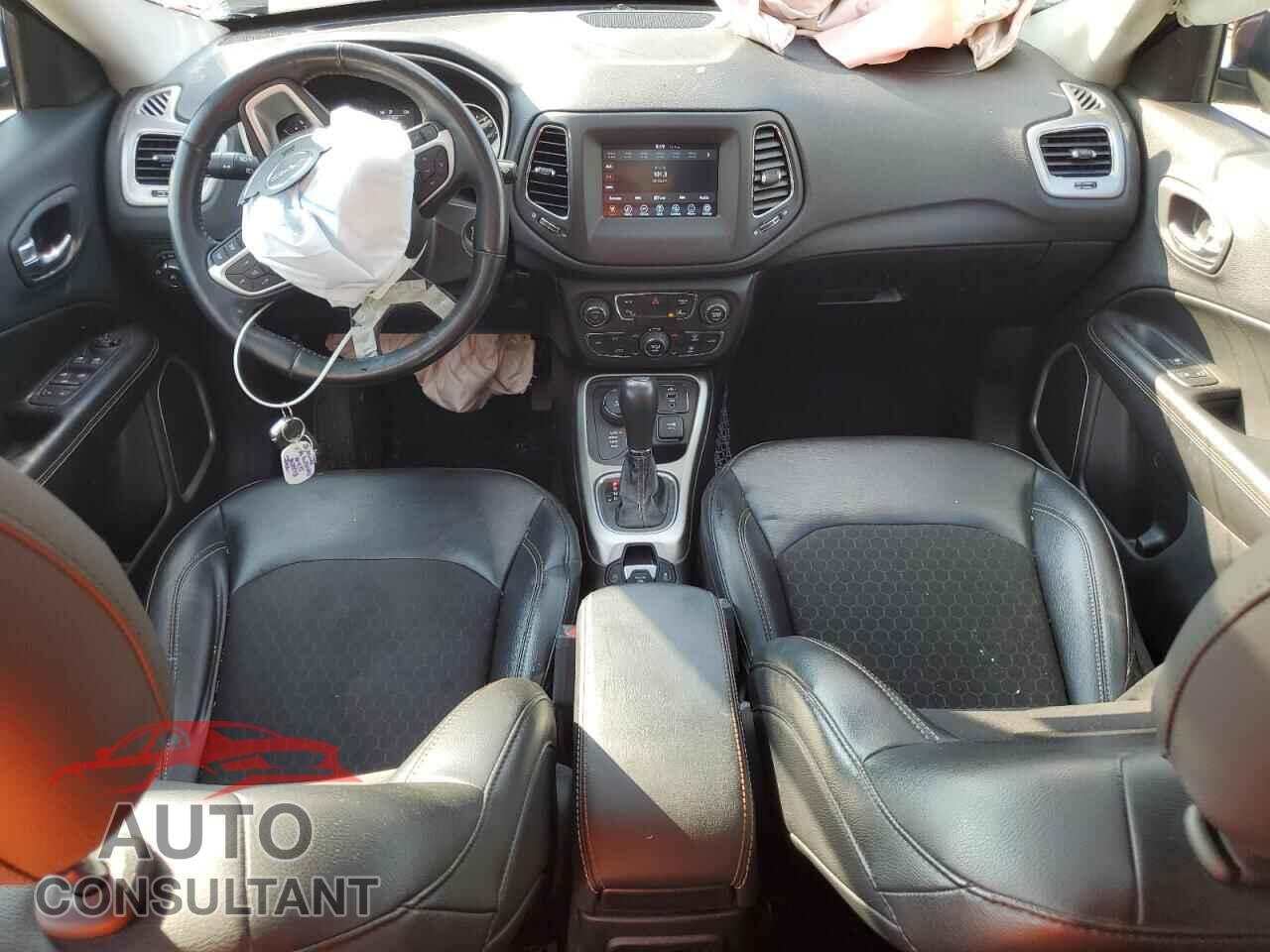 JEEP COMPASS 2020 - 3C4NJDBB2LT251733