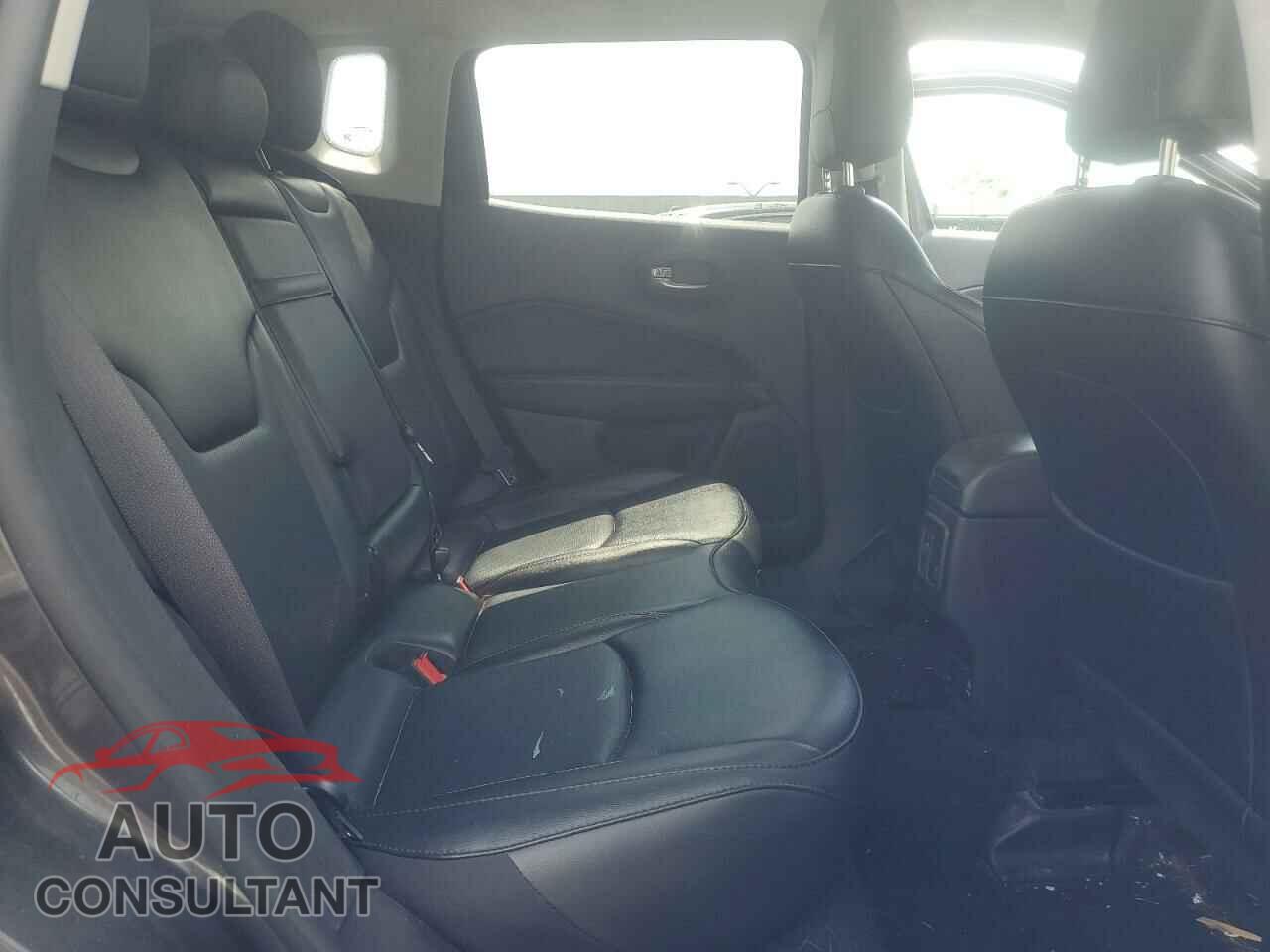 JEEP COMPASS 2019 - 3C4NJDCB5KT679647
