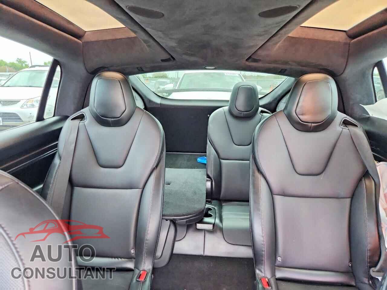 TESLA MODEL X 2023 - 7SAXCBE60PF372421