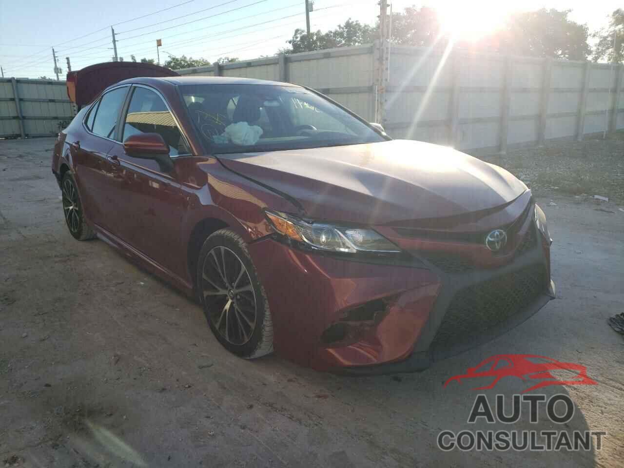 TOYOTA CAMRY 2018 - 4T1B11HK6JU554778