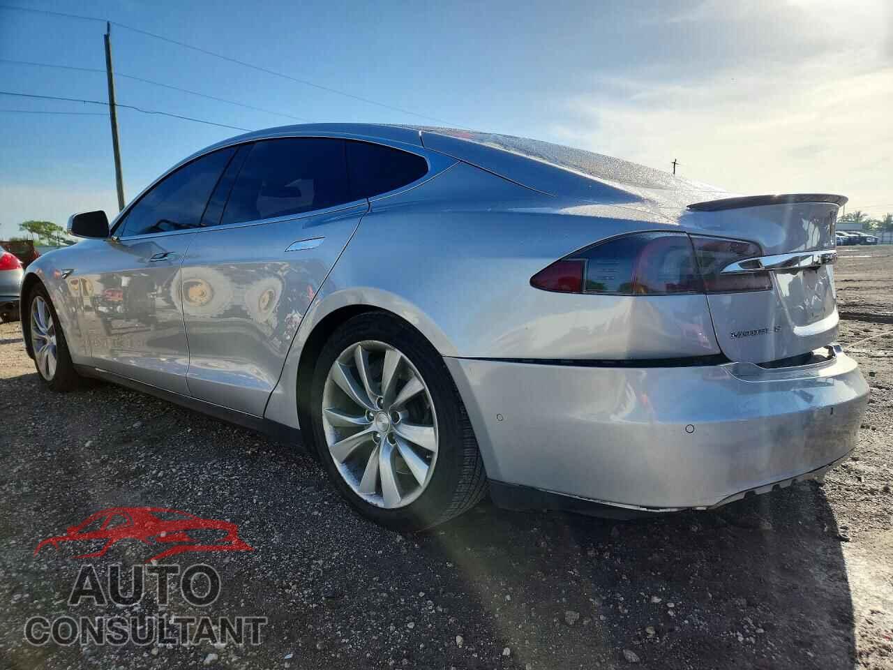 TESLA MODEL S 2016 - 5YJSA1E27GF126275