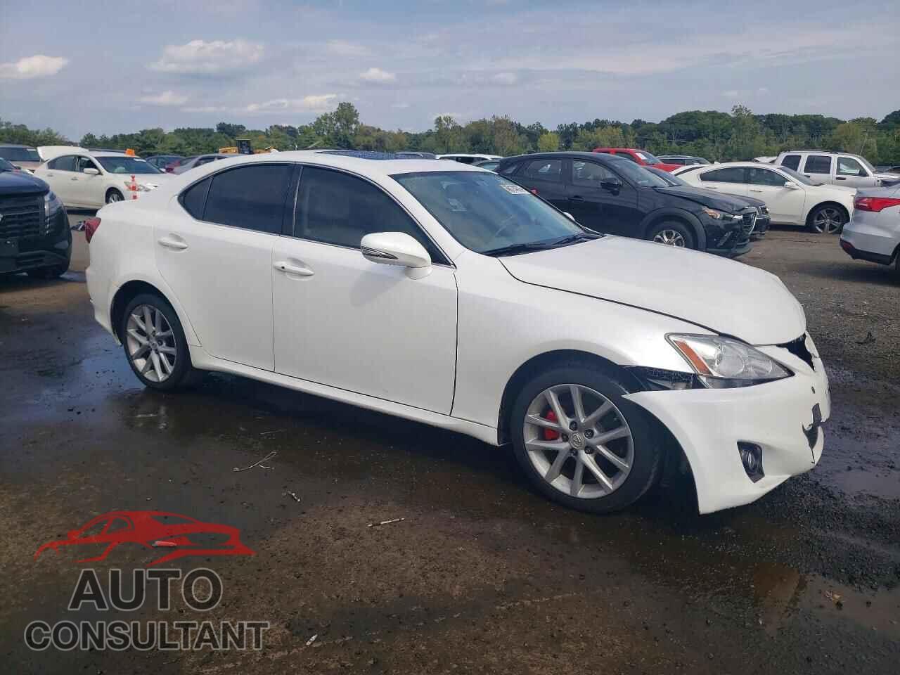 LEXUS IS 2011 - JTHCF5C27B5046743