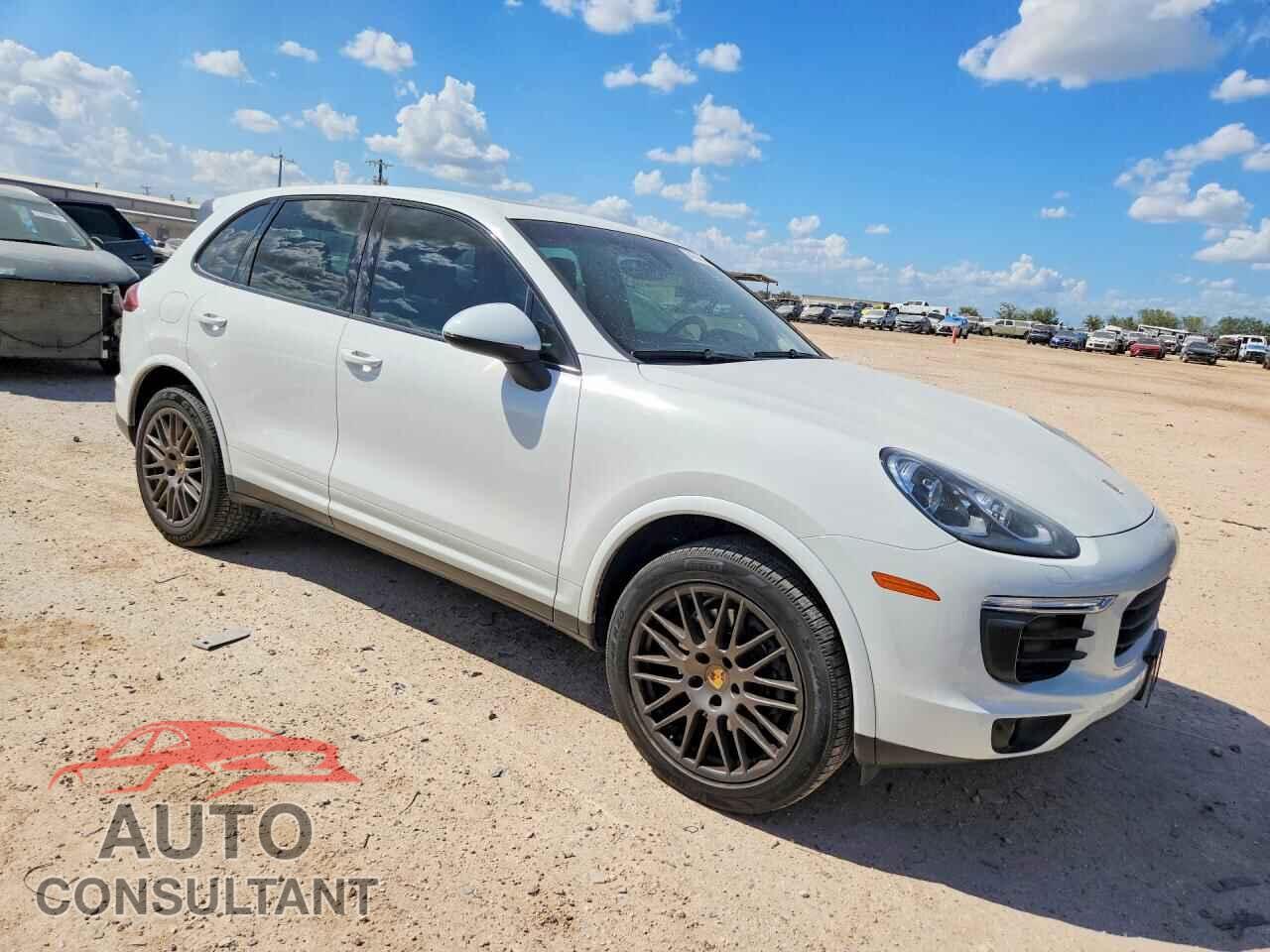 PORSCHE CAYENNE 2017 - WP1AA2A23HKA81491