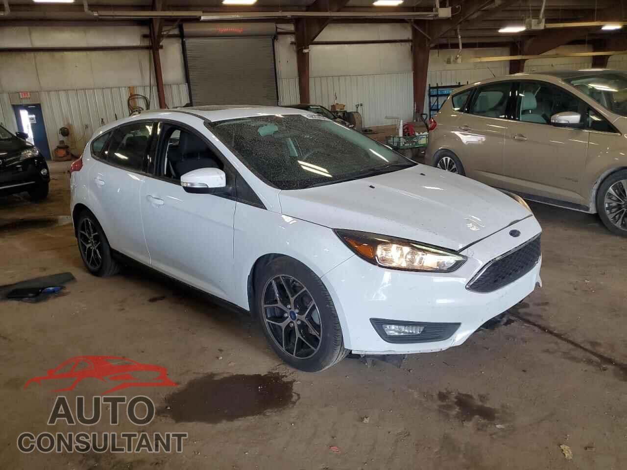 FORD FOCUS 2017 - 1FADP3M22HL243996