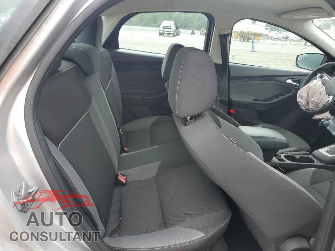 FORD FOCUS 2014 - 1FADP3F27EL122485