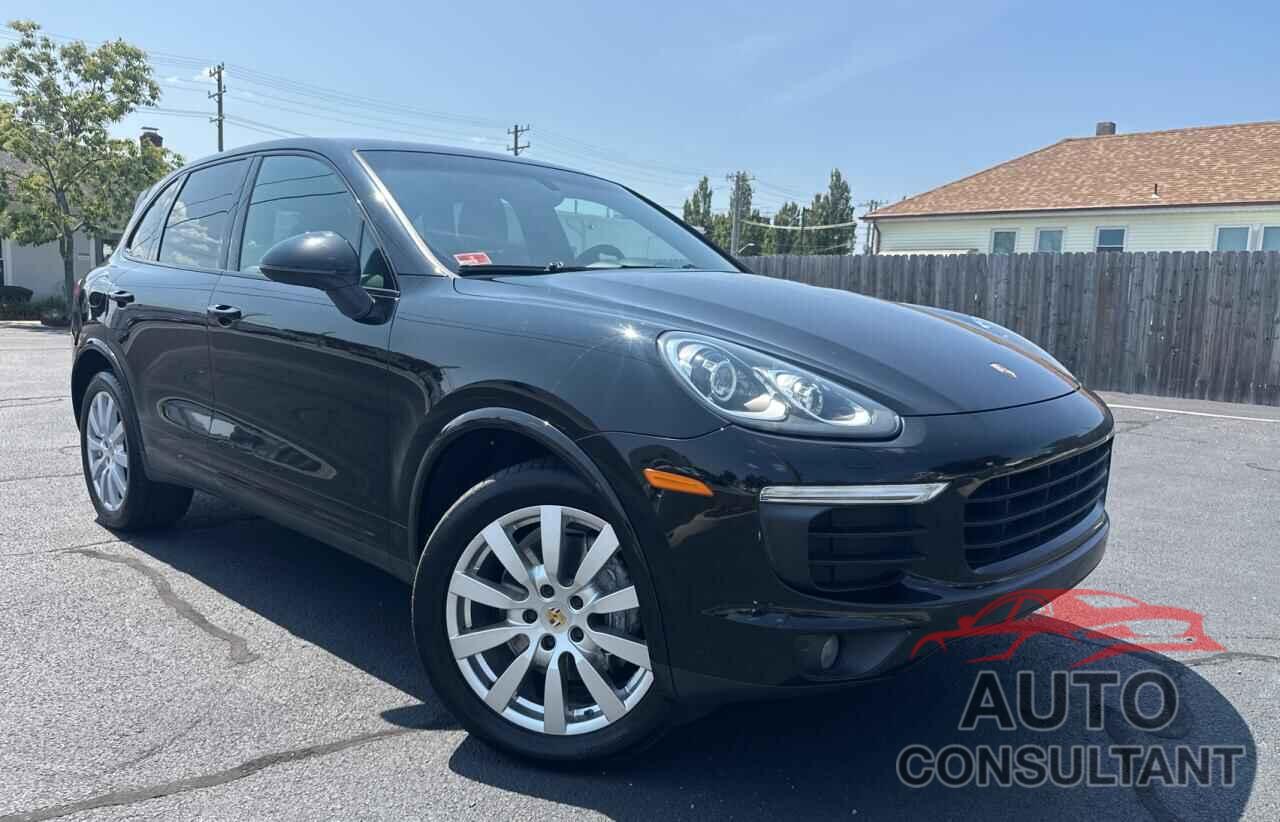 PORSCHE CAYENNE 2017 - WP1AA2A21HKA80419