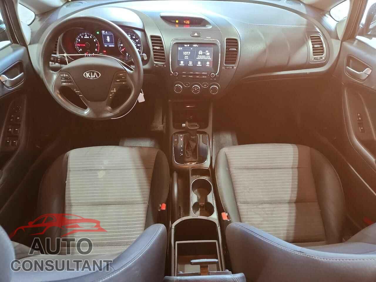 KIA FORTE 2018 - 3KPFL4A76JE190836