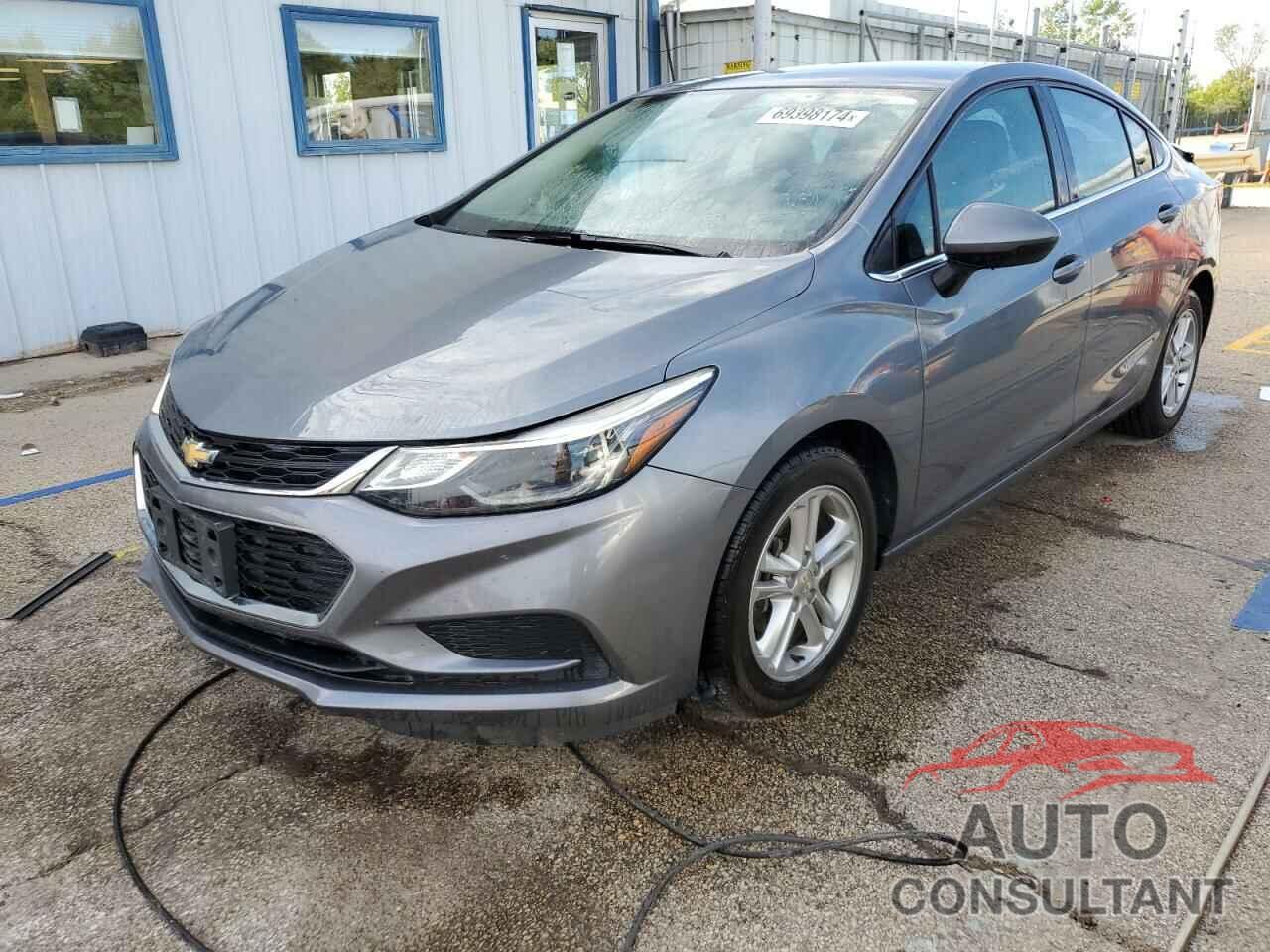 CHEVROLET CRUZE 2018 - 1G1BE5SM3J7205188