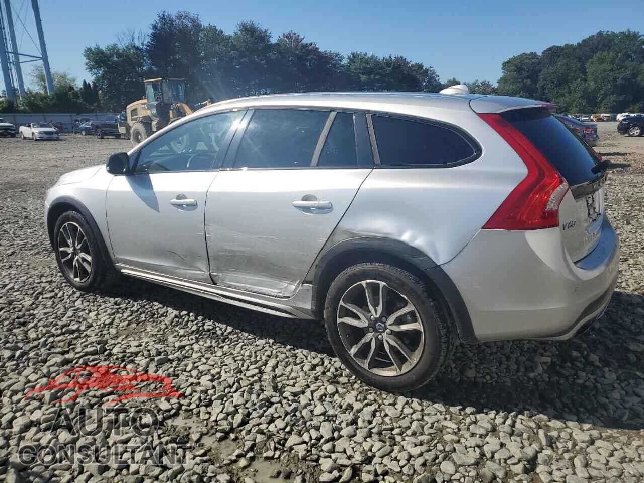 VOLVO V60 2015 - YV4612HK9F1000586