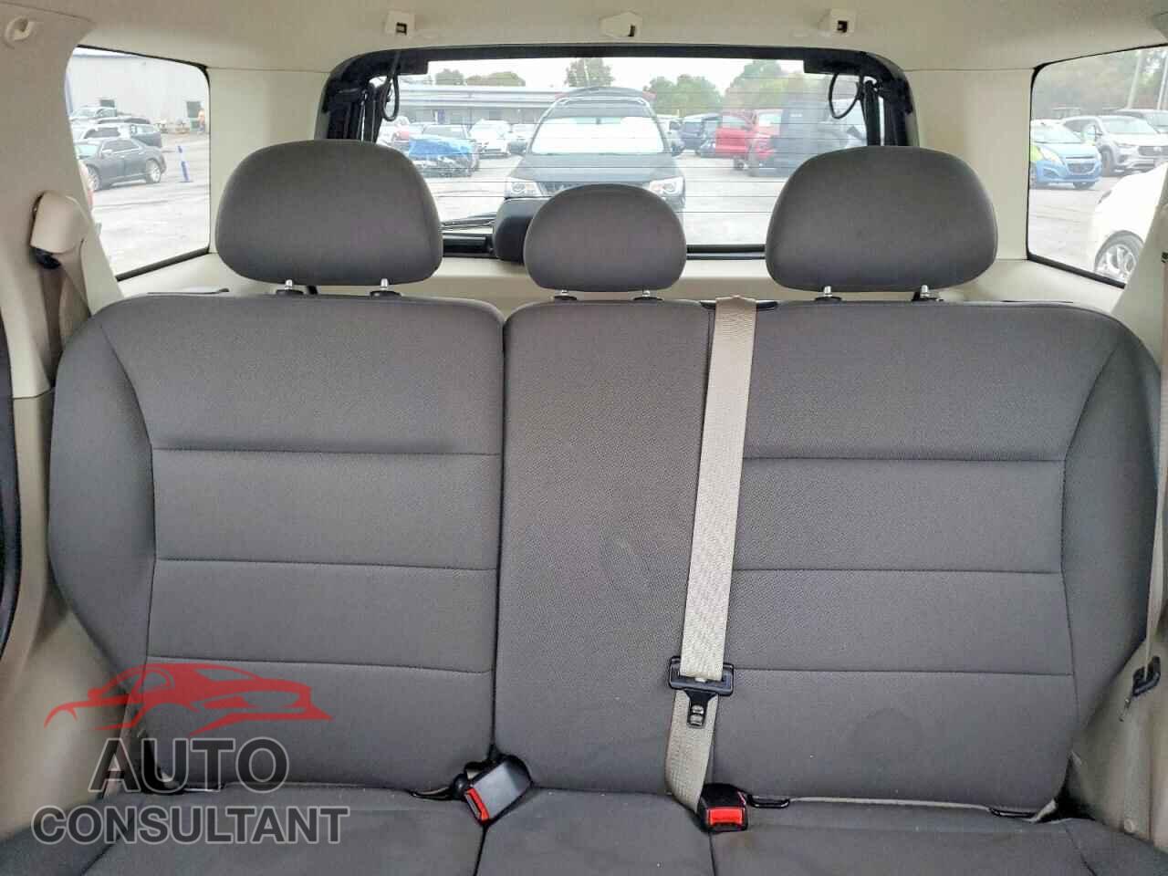 FORD ESCAPE 2009 - 1FMCU03759KD04237