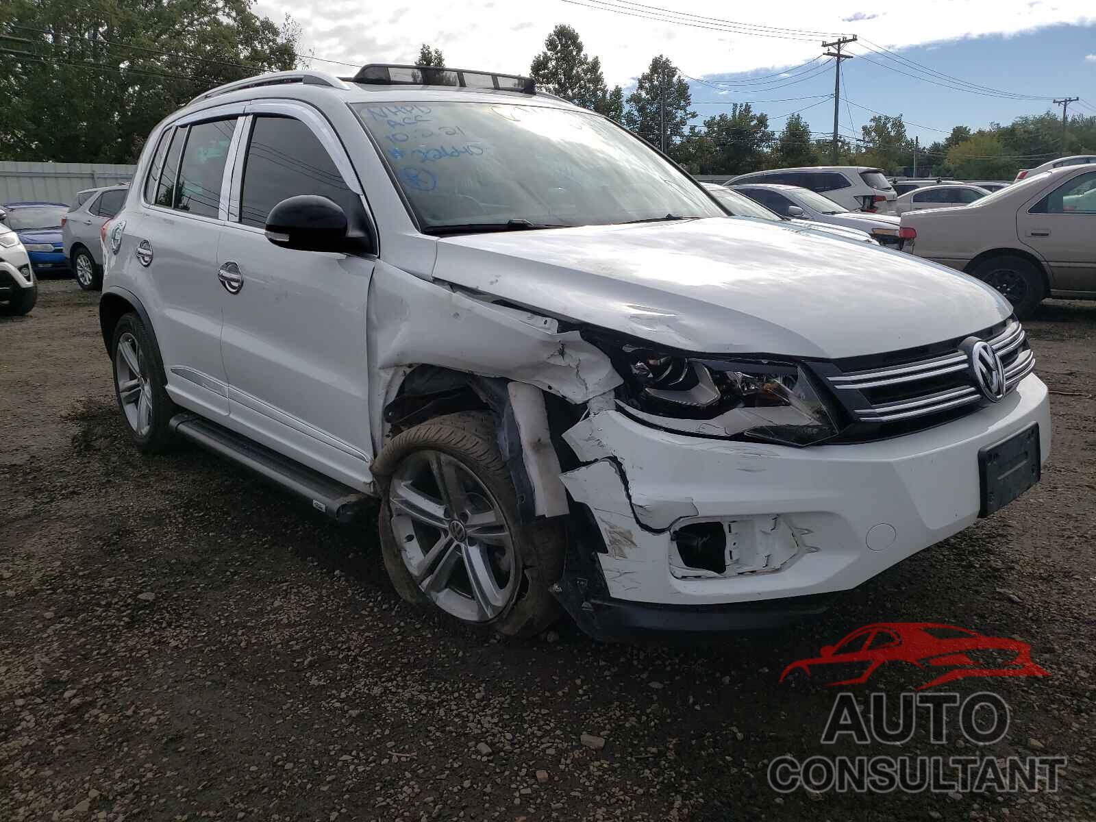 VOLKSWAGEN TIGUAN 2017 - WVGUV7AX0HK013060