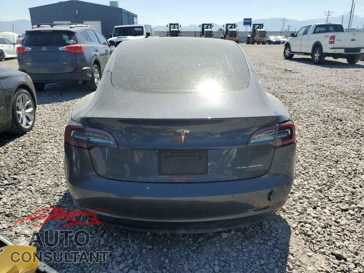 TESLA MODEL 3 2022 - 5YJ3E1EB0NF189711