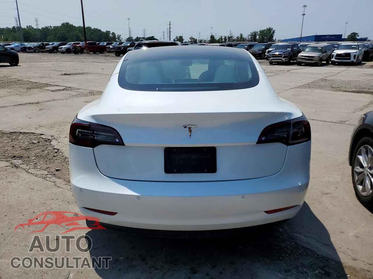TESLA MODEL 3 2021 - 5YJ3E1EA8MF028156