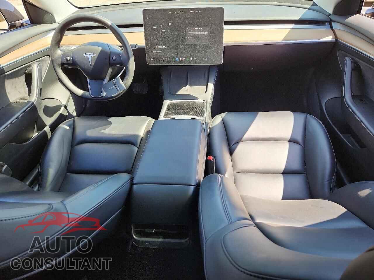 TESLA MODEL 3 2021 - 5YJ3E1EB5MF068087