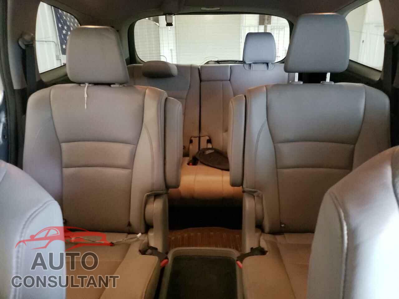 HONDA PILOT 2017 - 5FNYF6H07HB100859