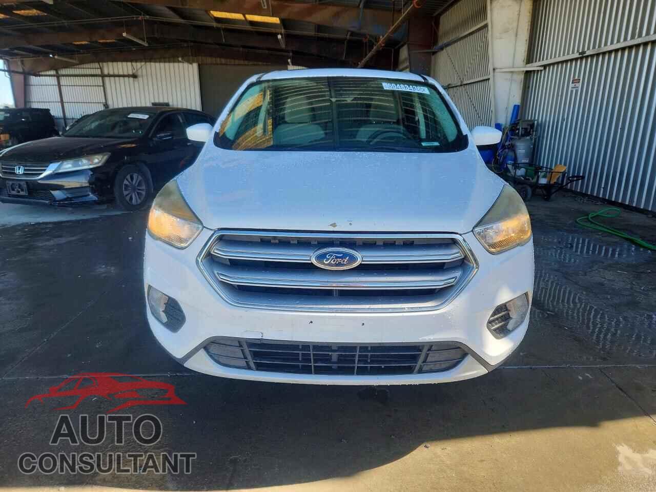FORD ESCAPE 2017 - 1FMCU0G98HUD66987