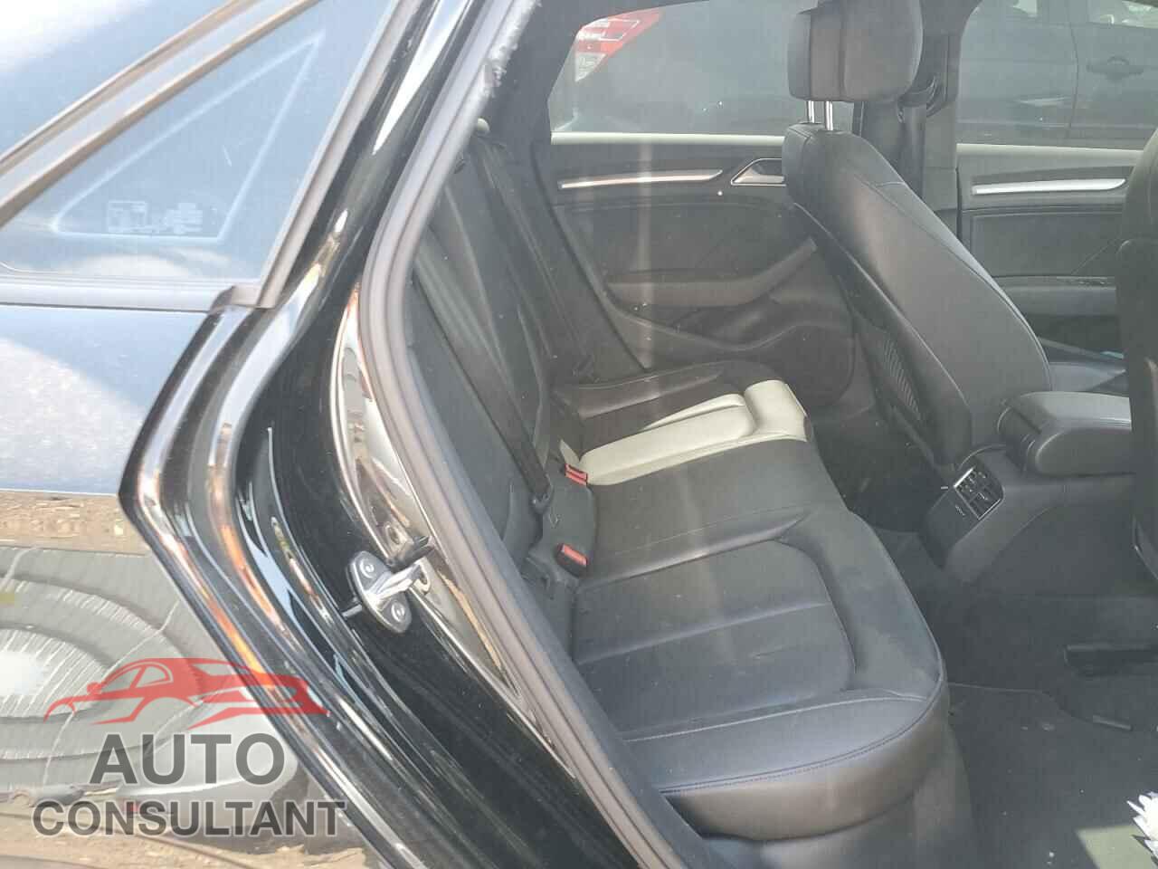 AUDI A3 2017 - WAUB8GFF9H1061081